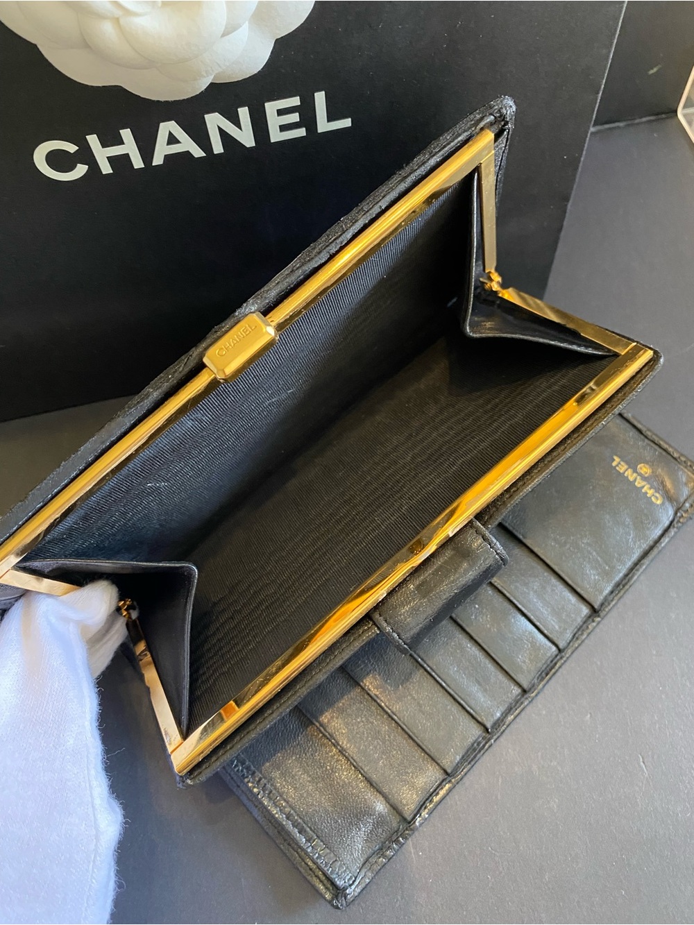 Chanel Vintage Authentic Black Lambskin Quilted Wallet with Coin Compartment - Picture 10 of 14
